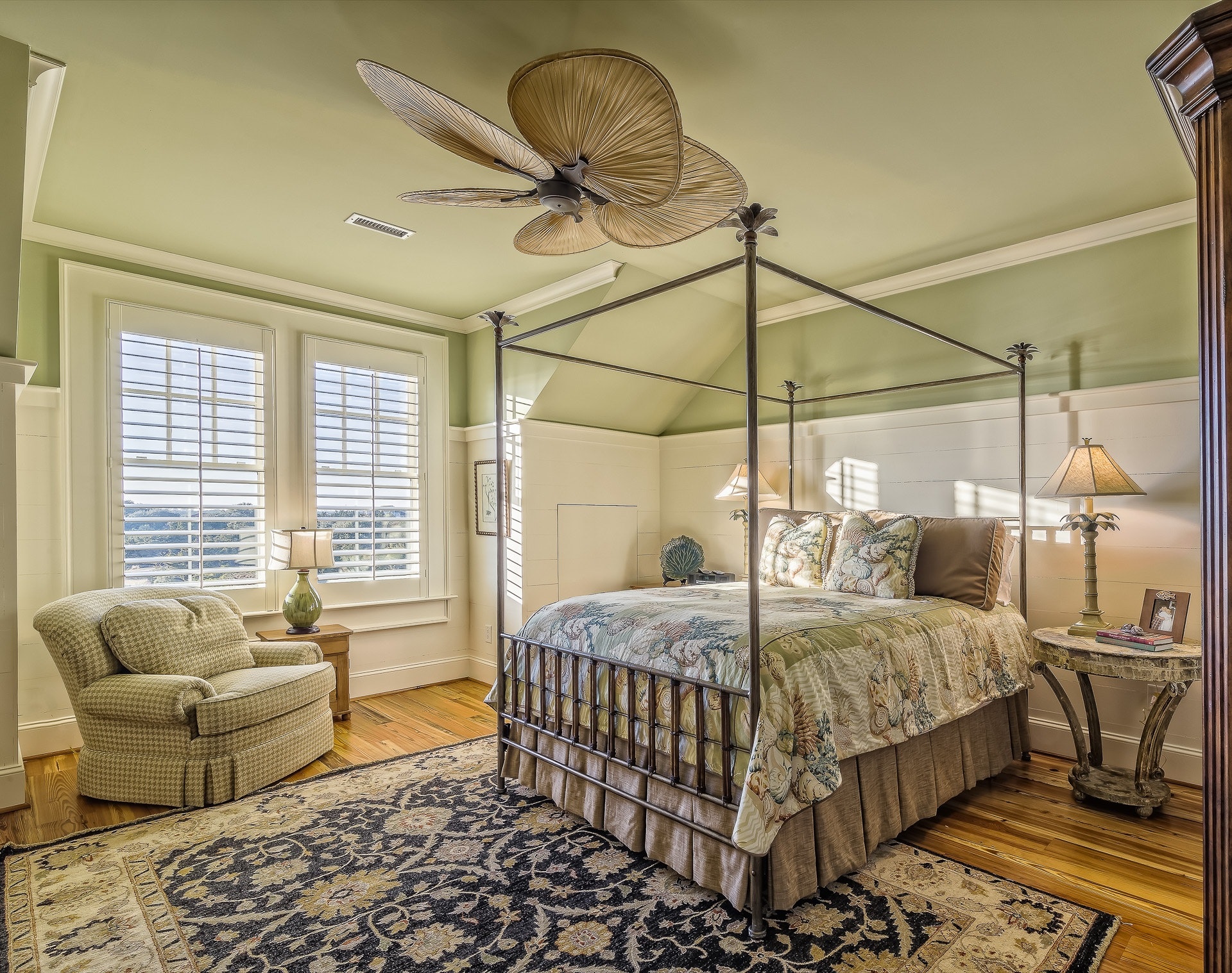 Signs it's time to refinish hardwood floors